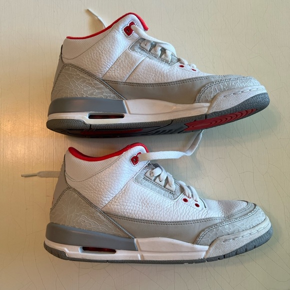 Girls AIR JORDAN 3 Retro GS 441140-101 WHITE/CRIMSON-NTRL GRY-WLF GRY Size 7Y - Picture 4 of 11